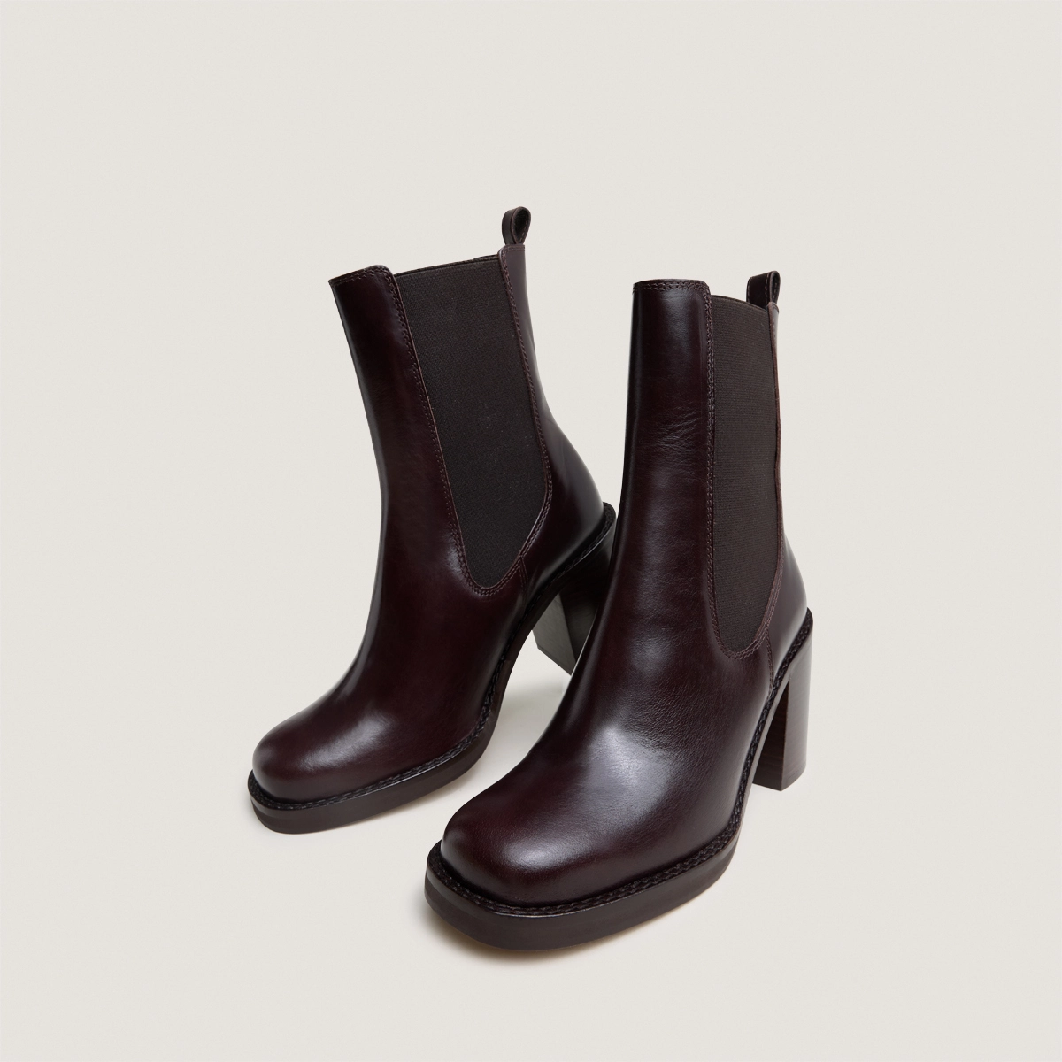 Bottines &agrave; talons d&eacute;bordants en cuir marron fonc&eacute; | BRETZ | Jonak