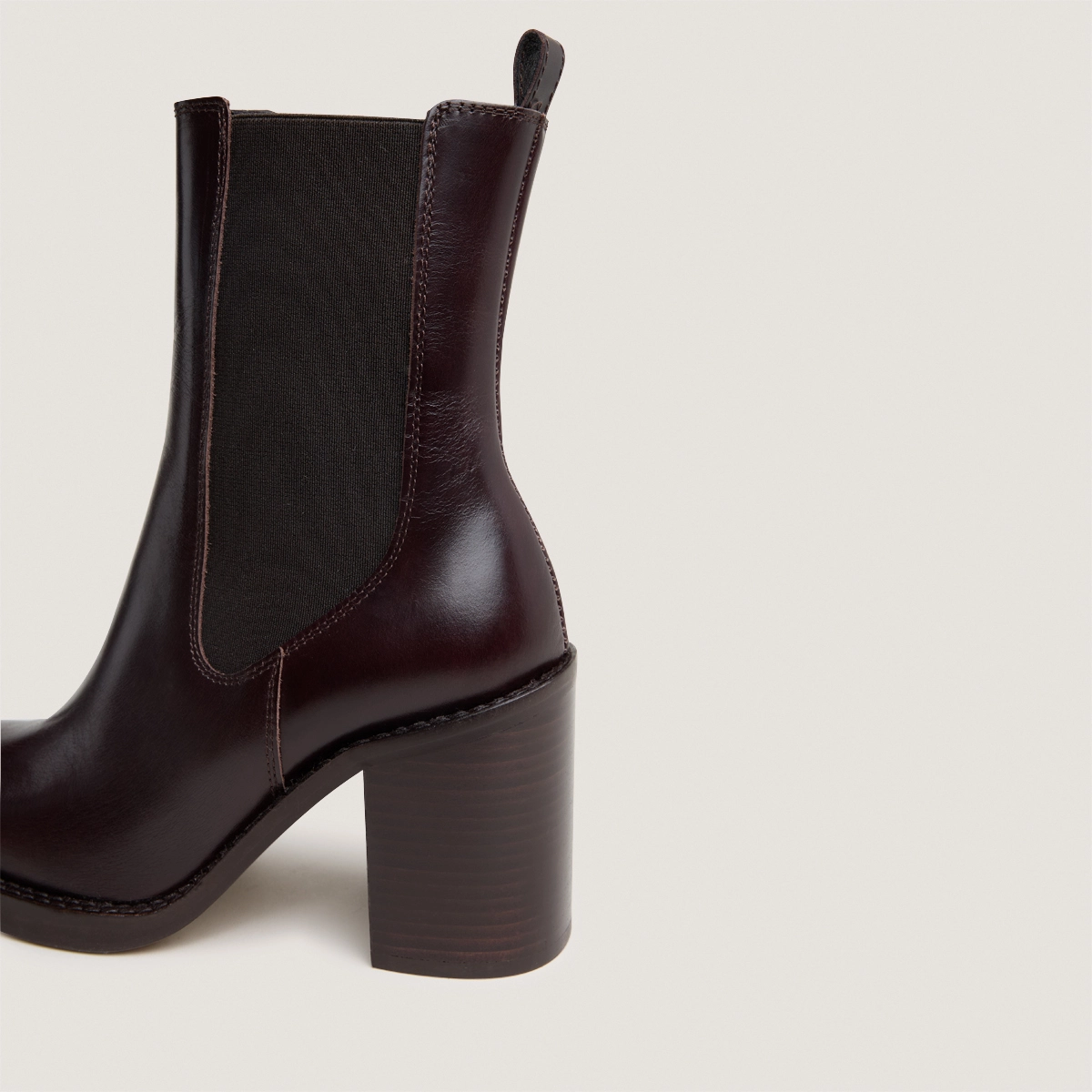 Bottines &agrave; talons d&eacute;bordants en cuir marron fonc&eacute; | BRETZ | Jonak