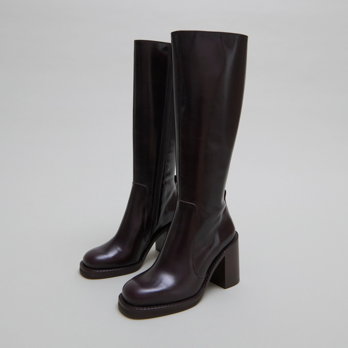 Bottes &agrave; talons d&eacute;bordants en cuir marron fonc&eacute; | BRETZEL | Jonak