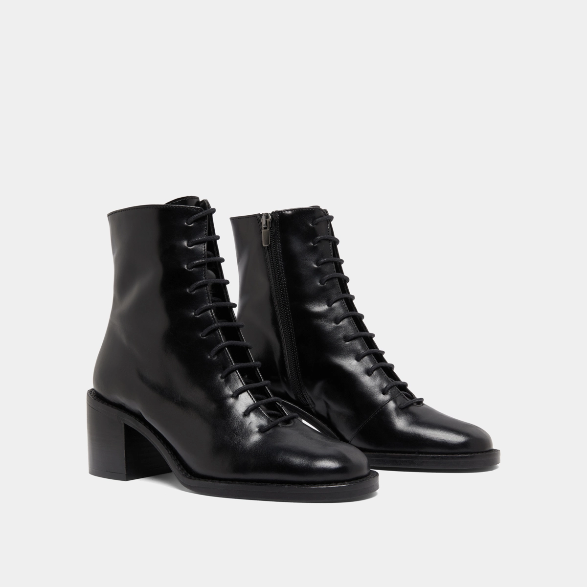 Bottines &agrave; lacets et talons d&eacute;bordants en cuir noir | BRINDILLE | Jonak