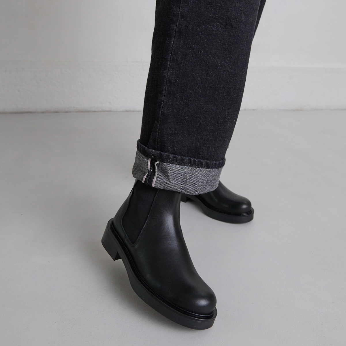 Boots à élastiques en cuir noir | MELANIE | Jonak