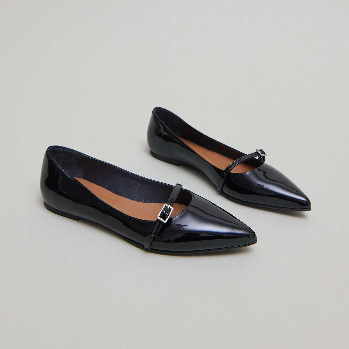 Ballerines à boucles ajustables en vernis noir | DOMEN | Jonak