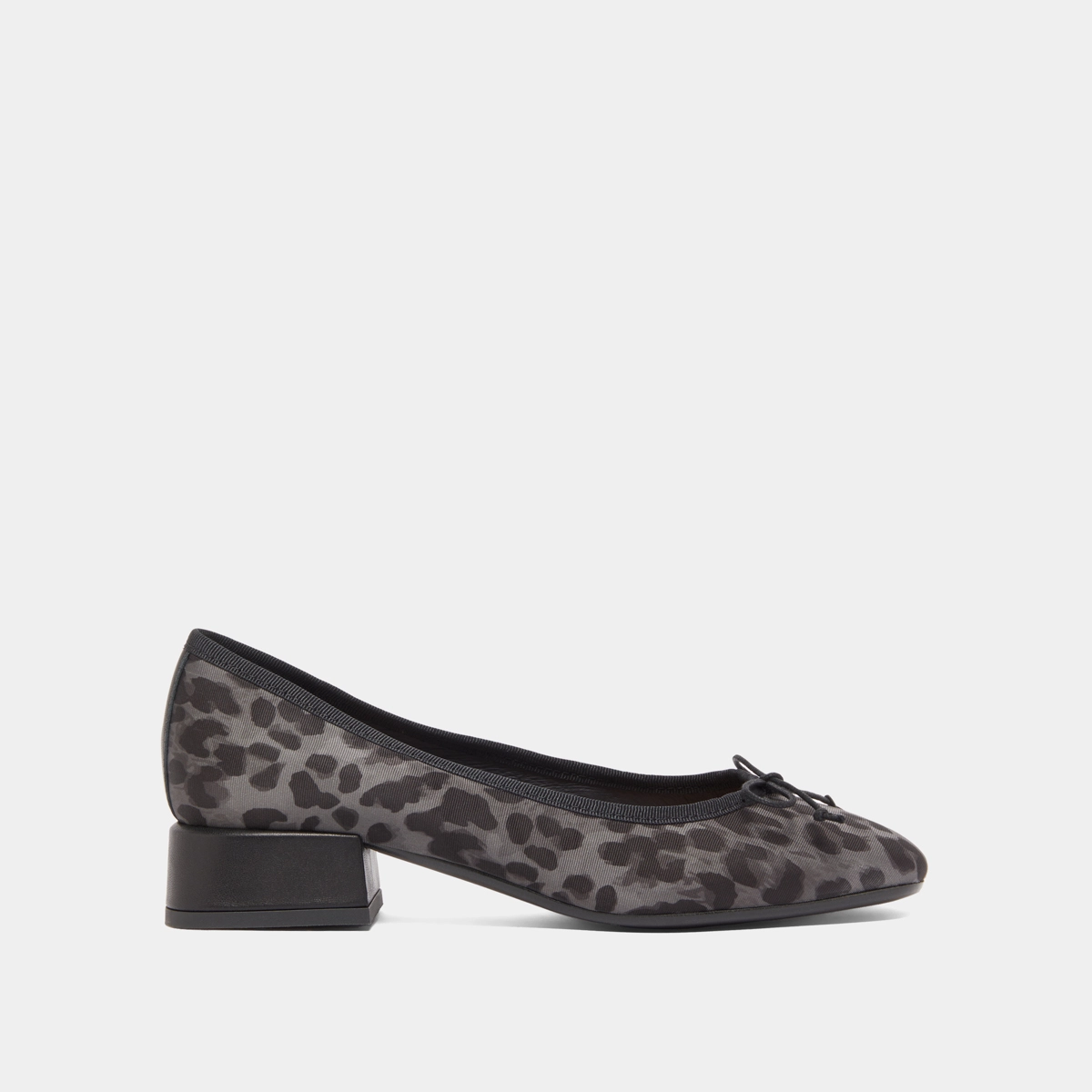Ballerines &agrave; petits talons en textile l&eacute;opard gris | DYBIL | Jonak