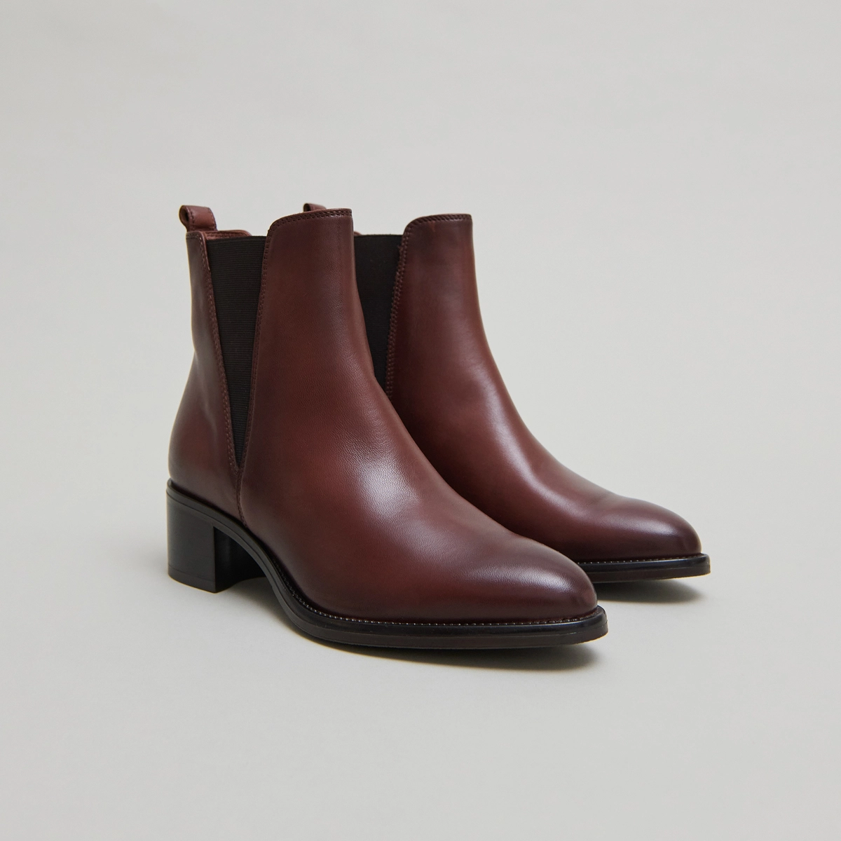 Bottines à élastiques triangulaires en cuir patiné cognac | CHILO | Jonak