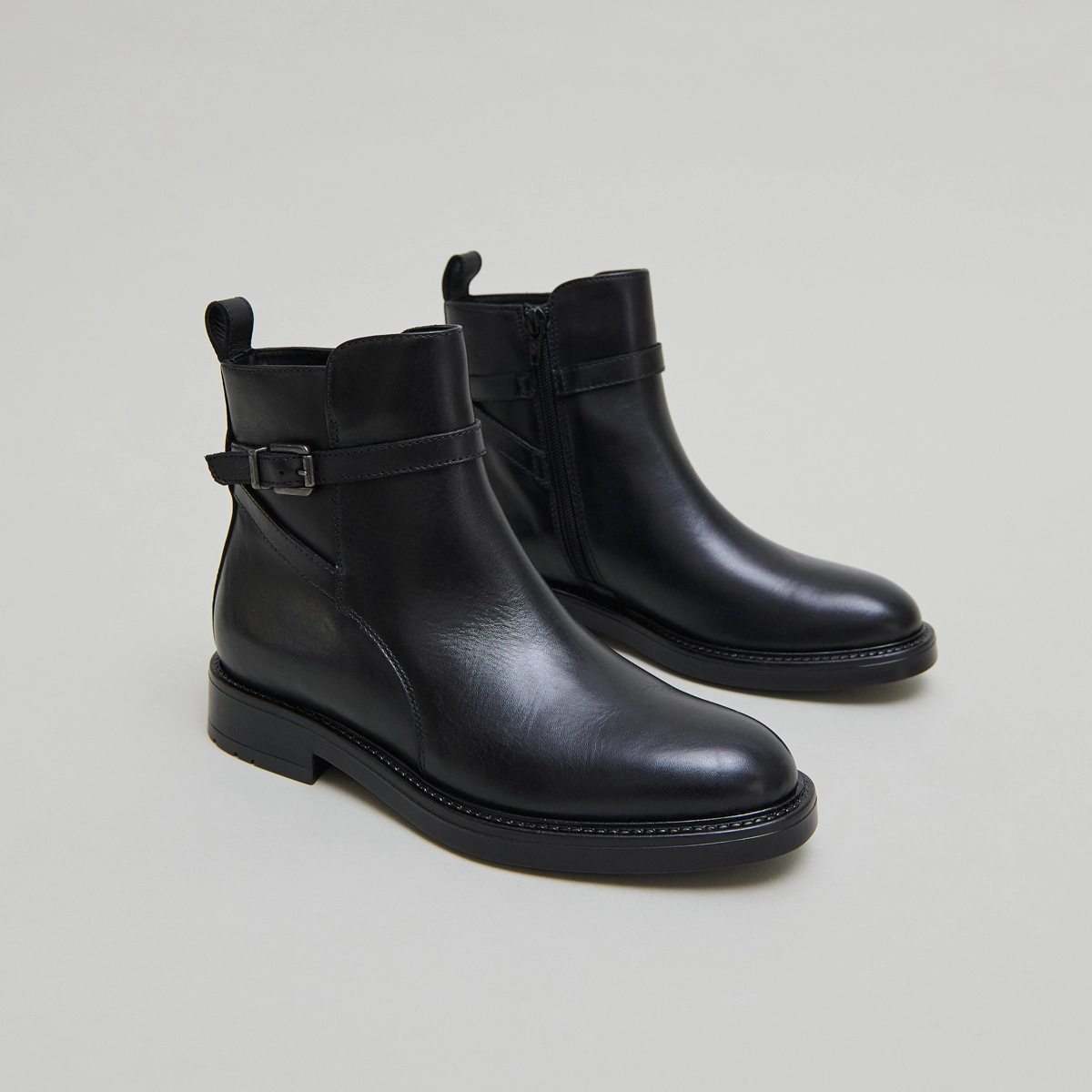 Boots à boucles en cuir noir | CLEA | Jonak
