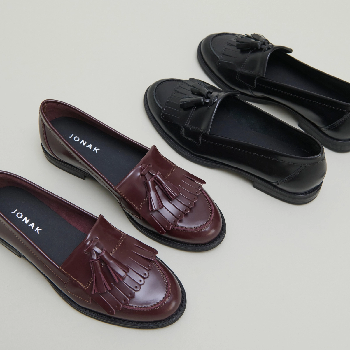 Mocassins à glands en cuir glacé noir | NELLE | Jonak
