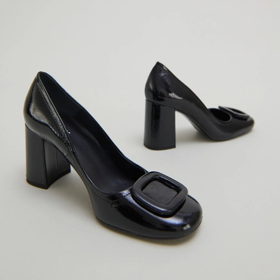 Escarpins avec boucles en vernis pliss&eacute; noir | BISOU | Jonak