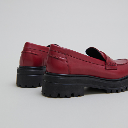 Mocassins à semelles crantées en cuir rouge | ALFI | Jonak