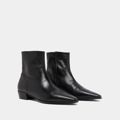 Boots &agrave; bouts pointus en cuir noir | PACHA | Jonak