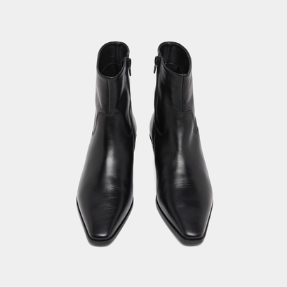 Boots &agrave; bouts pointus en cuir noir | PACHA | Jonak
