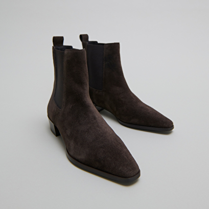 Boots à légers talons biseautés et bouts pointus en croute marron foncé | PAPAYE | Jonak