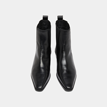 Boots à légers talons biseautés et bouts... en cuir noir | PAPAYE | Jonak