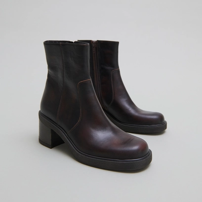 Boots &agrave; talons en cuir patin&eacute; marron | PANDA | Jonak