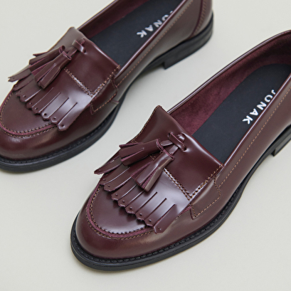 Mocassins à glands en cuir glacé bordeaux | NELLE | Jonak