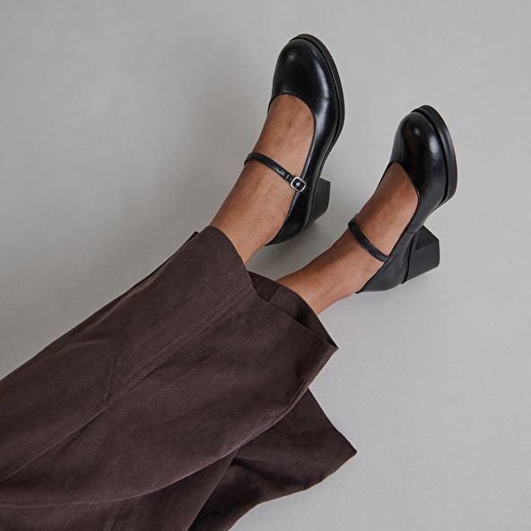 Babies à talons en cuir noir | ARISTOTE | Jonak