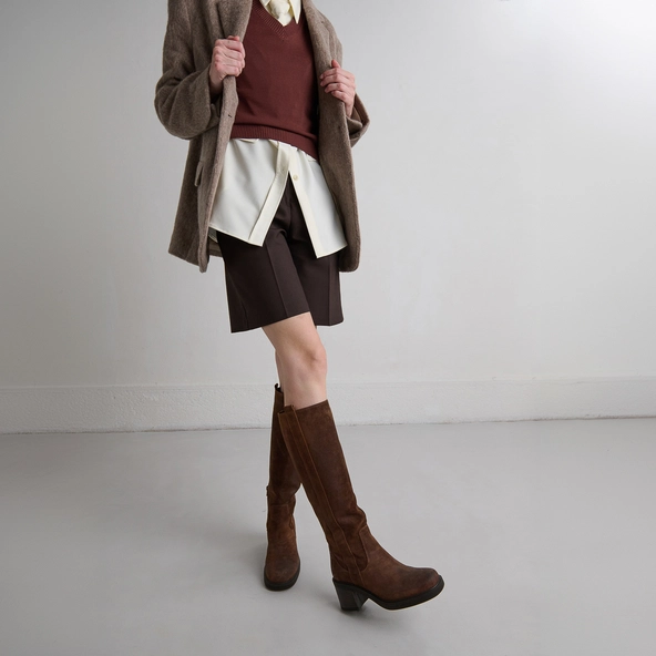 Bottes &agrave; bouts carr&eacute;s et &eacute;lastiques en croute huil&eacute;e cognac | PANACHE | Jonak