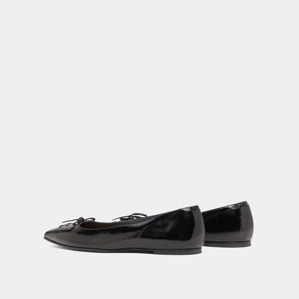 Ballerines lacées à bouts pointus en cuir brillant noir | DAMY | Jonak