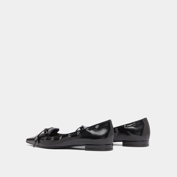 Ballerines à lacets en cuir glacé noir | DYNAMO | Jonak