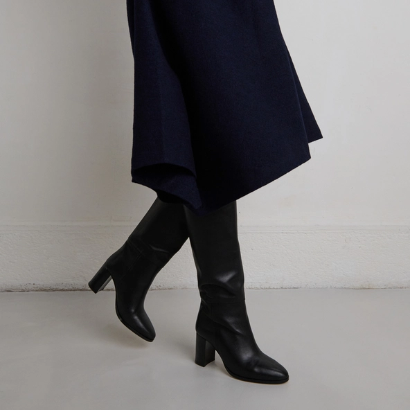 Bottes hautes à bouts arrondis en cuir noir | VENTURA | Jonak