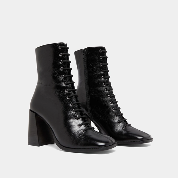 Bottines à talons lacées en cuir vieilli noir | VANDELLE | Jonak