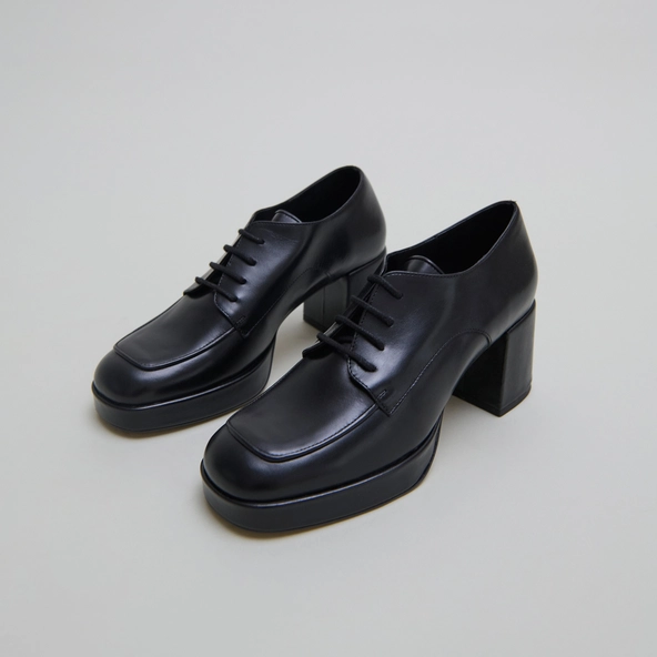 Derbies à talons en cuir noir | VIVALDI | Jonak
