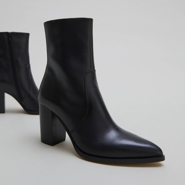 Bottines à talons en cuir noir | PERLE | Jonak