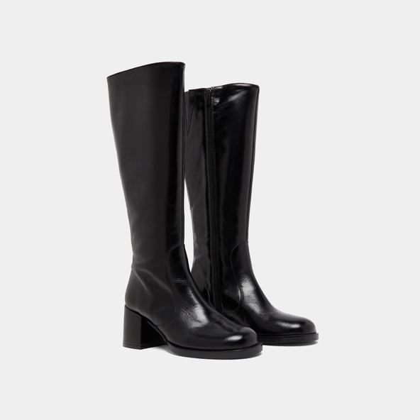 Bottes &agrave; talons et bouts arrondis en cuir noir | BIENVENUE | Jonak