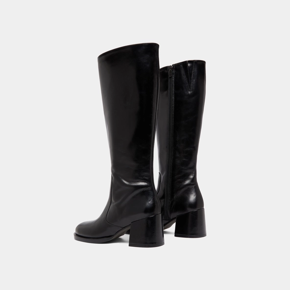 Bottes &agrave; talons et bouts arrondis en cuir noir | BIENVENUE | Jonak