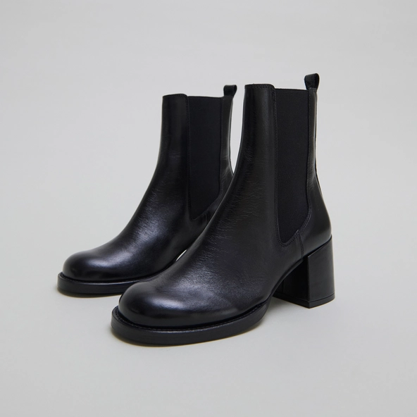 Bottines à talons et élastiques en cuir vieilli noir | BIENVUE | Jonak