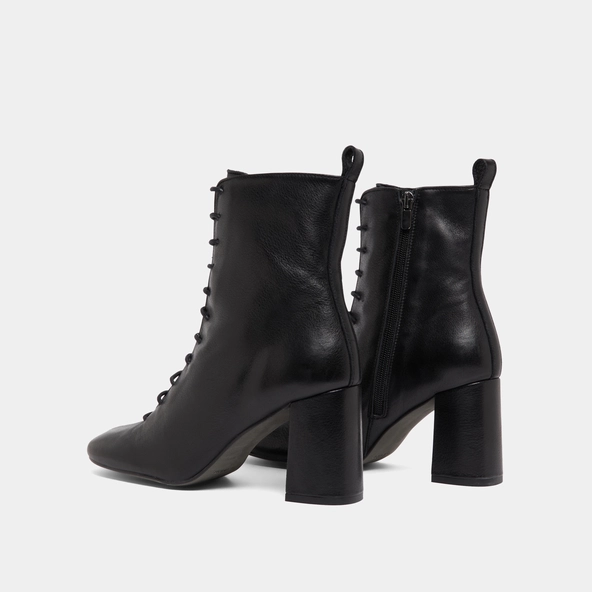 Bottines &agrave; talons et &agrave; lacets en cuir noir | BOSE | Jonak