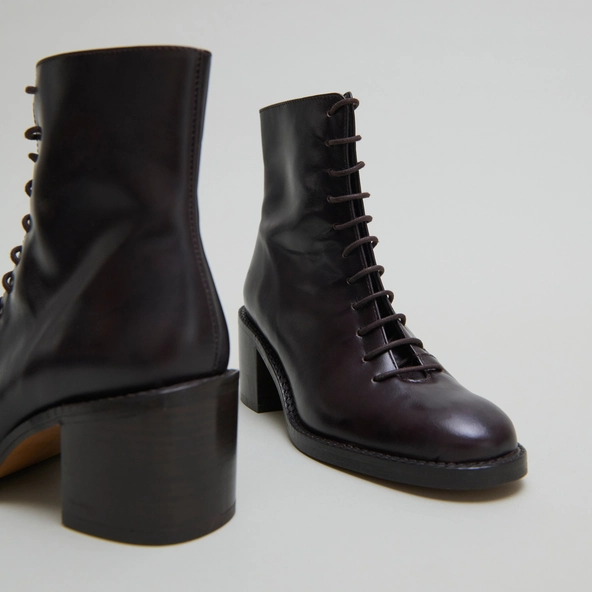 Boots à lacets et talons débordants en cuir marron foncé | BRINDILLE | Jonak