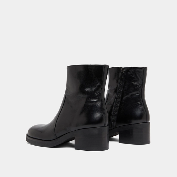 Boots à talons droits en cuir vieilli noir | BUENA | Jonak