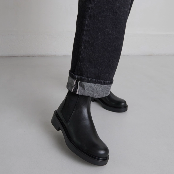 Boots à élastiques en cuir noir | MELANIE | Jonak
