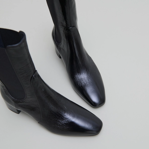 Bottines à larges élastiques en cuir brillant noir | DOXI | Jonak