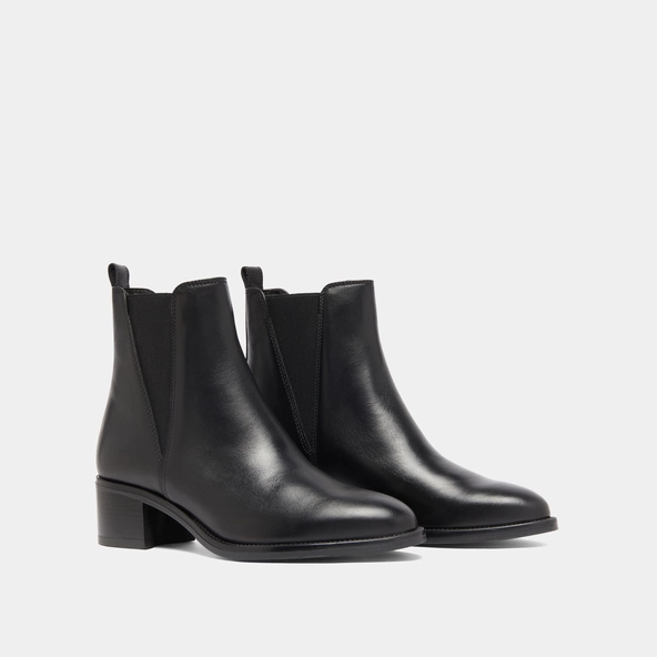 Bottines à élastiques triangulaires en cuir noir | CHILO | Jonak