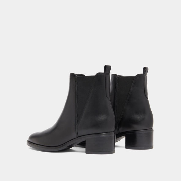 Bottines à élastiques triangulaires en cuir noir | CHILO | Jonak