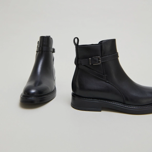 Boots à boucles en cuir noir | CLEA | Jonak